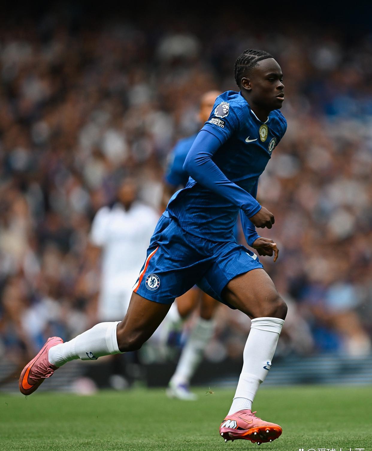 关于切尔西发布备战花絮,转会期防线松动,欧超杯任务艰巨,控场能力受关注的信息-开元平台